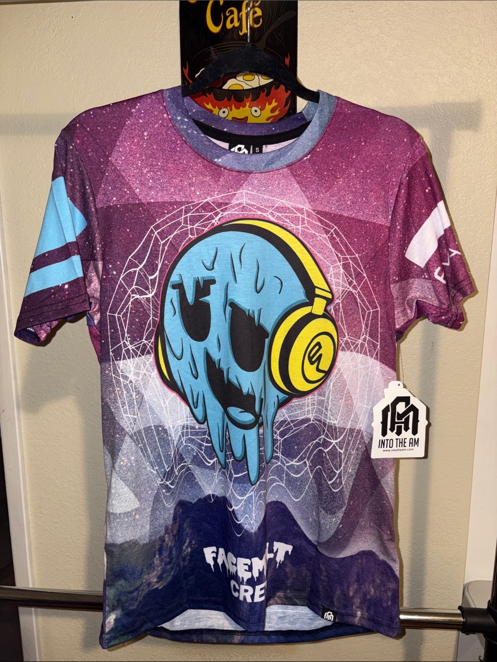 #123 Small men’s shirt